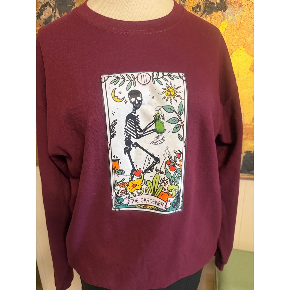 NWOT The Gardener Skeleton Tarot Maroon Unisex Gildan Heavy Sweatshirt Unique! L